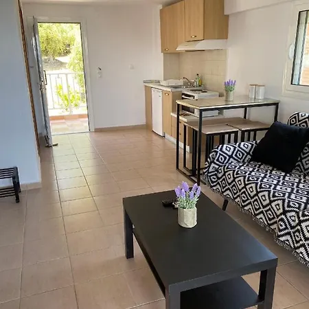 Sofia نيا سكيوني